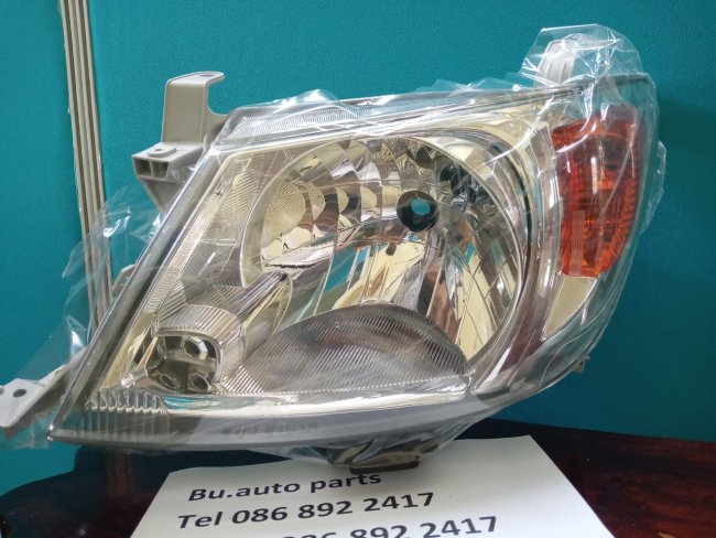 ไฟหน้า TOYOTA VIGO(วีโก้) มุมส้ม โฉมแรก ปี2004-2007 ด้านขวา