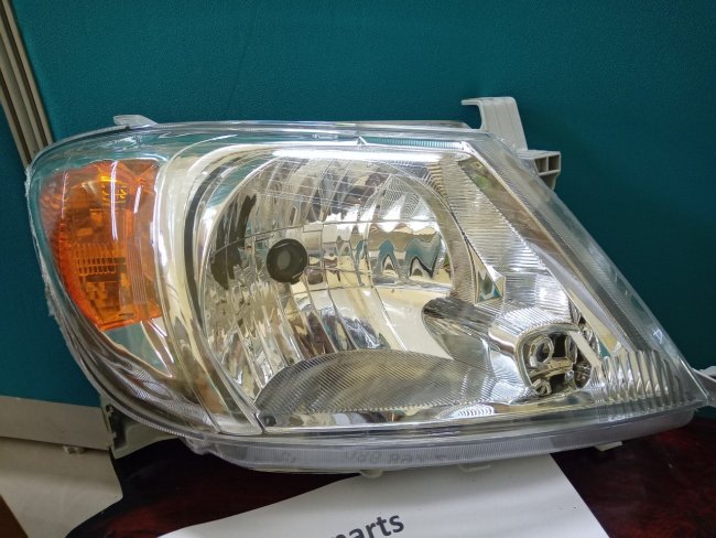 ไฟหน้า TOYOTA VIGO(วีโก้) มุมส้ม โฉมแรก ปี2004-2007 ข้างซ้าย