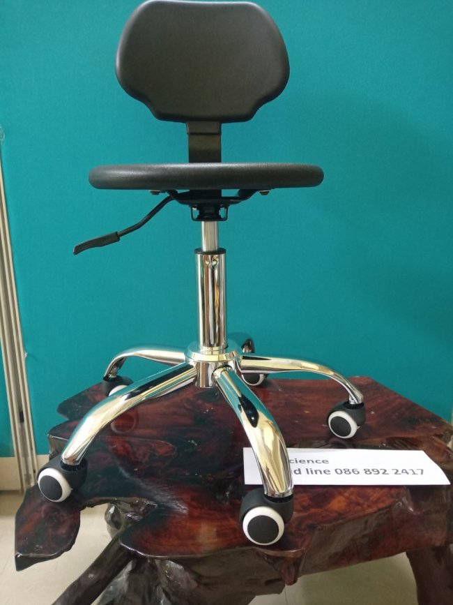 เก้าอี้ห้องแล็บ มีพนักพิงตัวเล็ก มีรูระบายอากาศและน้ำ  รุ่น TE-300