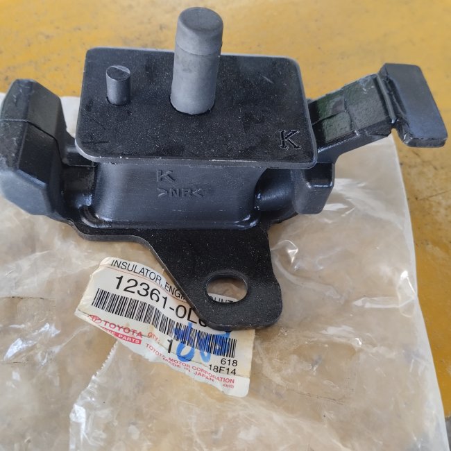 ยางรองแท่นเครื่อง ยางแท่นเครื่อง VIGO ปี 2005-2007 ซ้าย/ขวา TOYOTA ตัวสูง