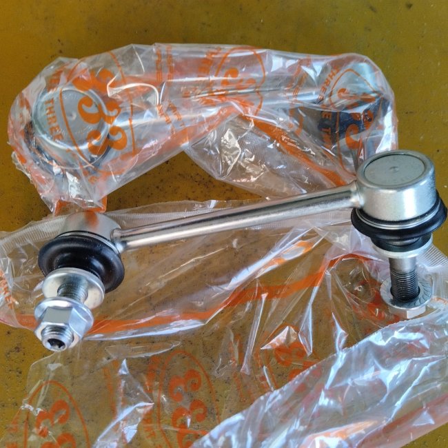 ลูกหมากกันโคลงหน้า Toyota Vigo