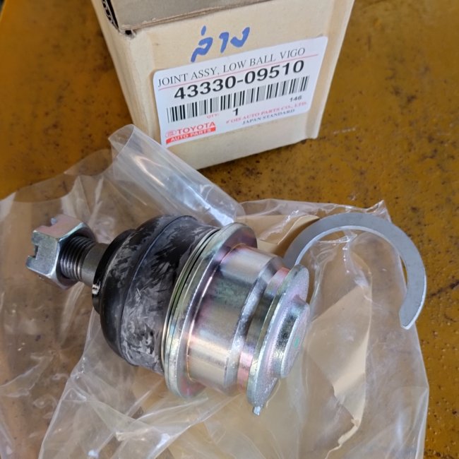 ลูกหมากปีกนกล่าง รถยนต์ โตโยต้า วีโก้ Toyota Vigo อะไหล่แท้